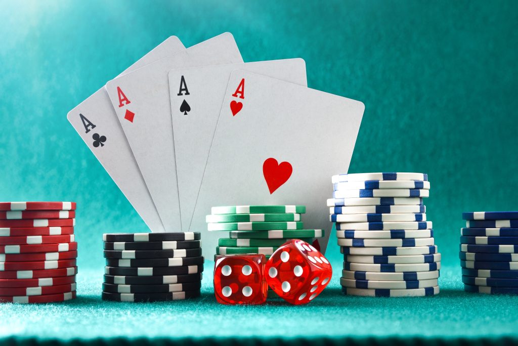 como jugar poker